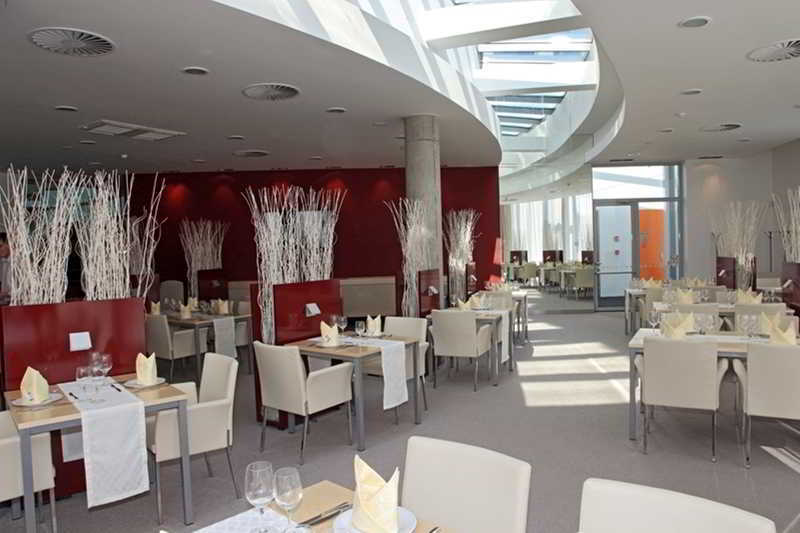 Orea Hotel Atrium Отроковице Экстерьер фото