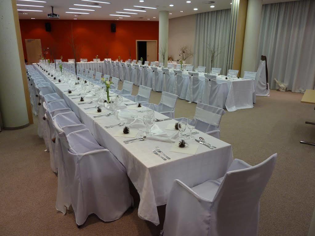 Orea Hotel Atrium Отроковице Экстерьер фото
