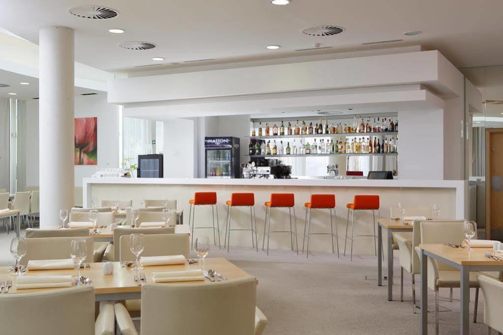 Orea Hotel Atrium Отроковице Экстерьер фото